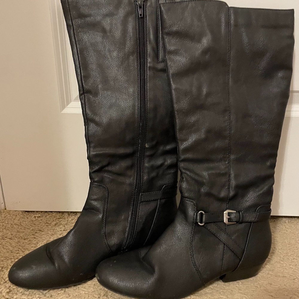 Black boots-Kim Rogers Temira